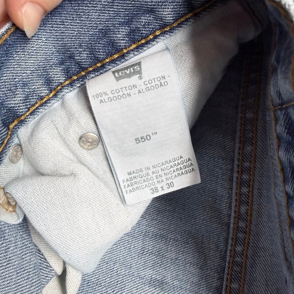 Levi Strauss‎ 550 Relaxed Fit Mens Jeans 38x30 Light Wash Denim - Picture 2 of 9